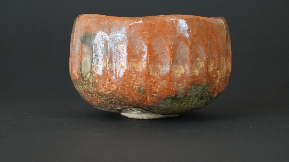 Chawan tea bowl made of Raku ware by Shoraku Sasaki in full view