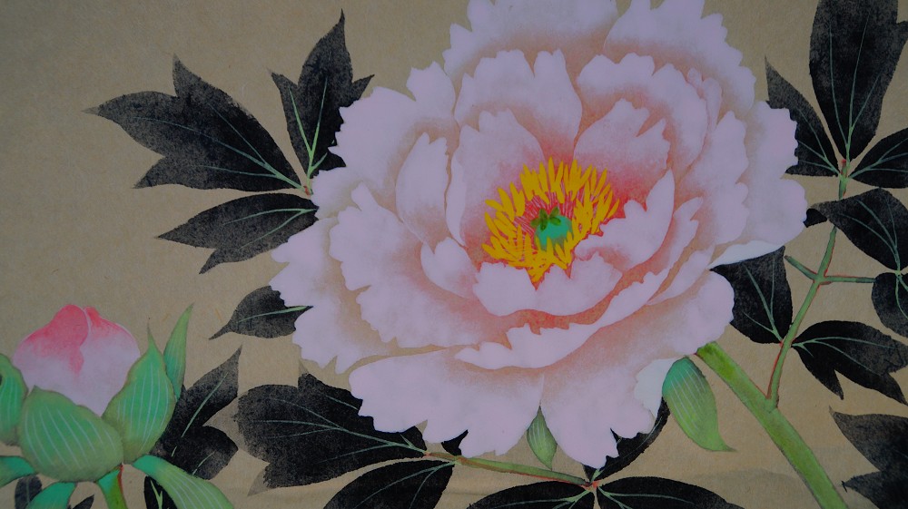 Close-up of the pink peony blossom with yellow blossom stamen by Satomi Shokin