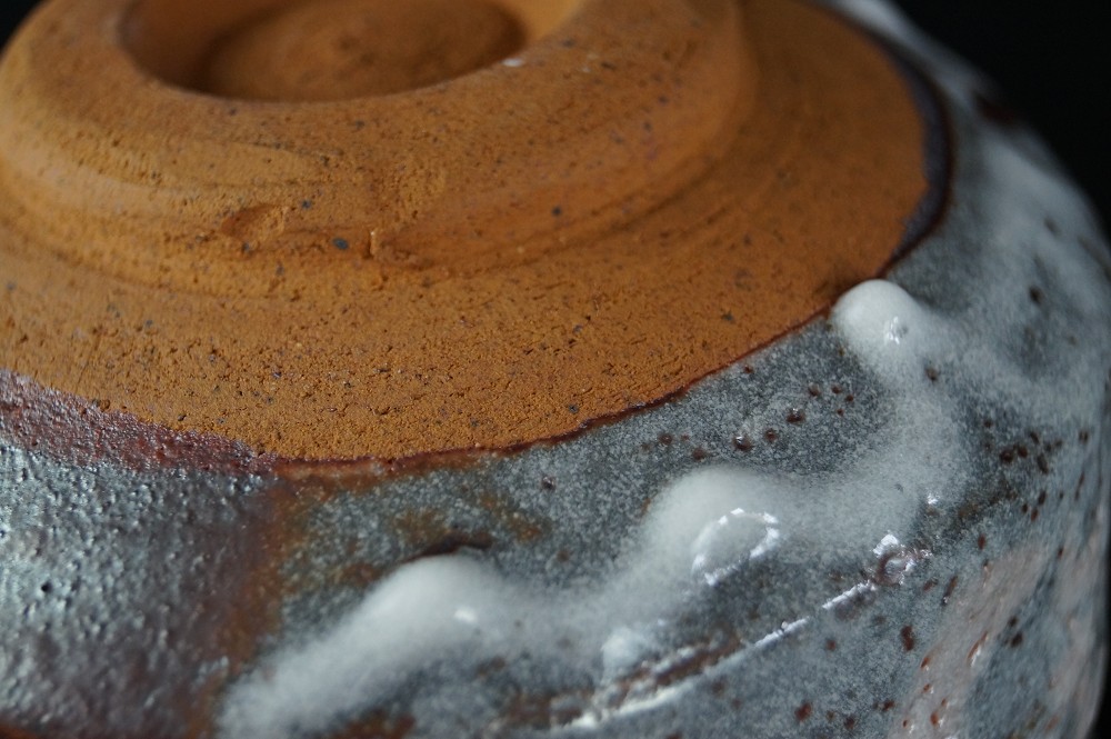Chawan Shino Ware Base Close-Up 2
