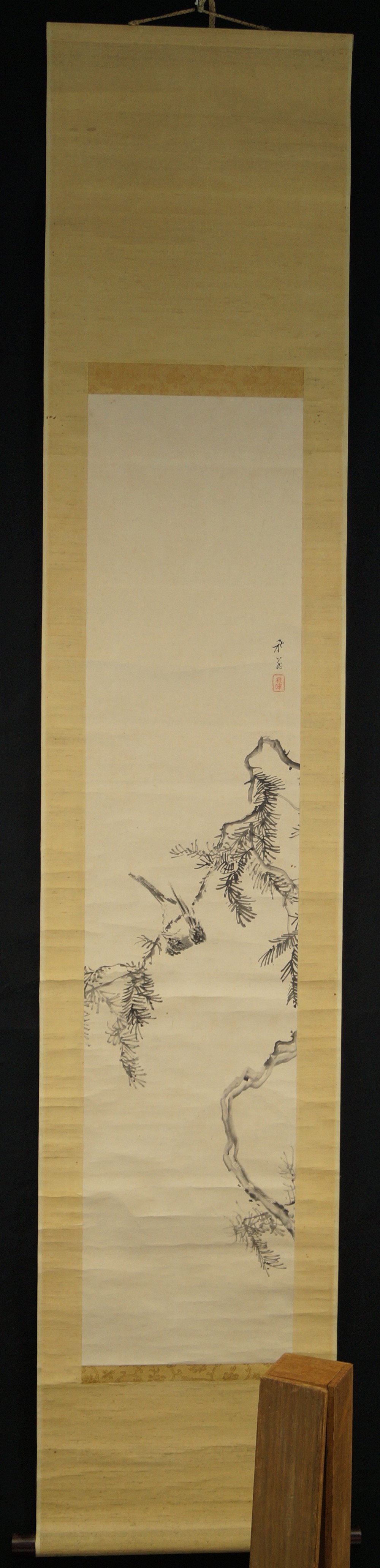 Bird on pine branch by Akiaki Okamoto full view hanging scroll
