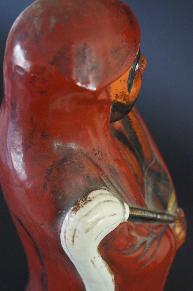 Daruma Figure Made of Kutani Porcelain Side View with Hossu