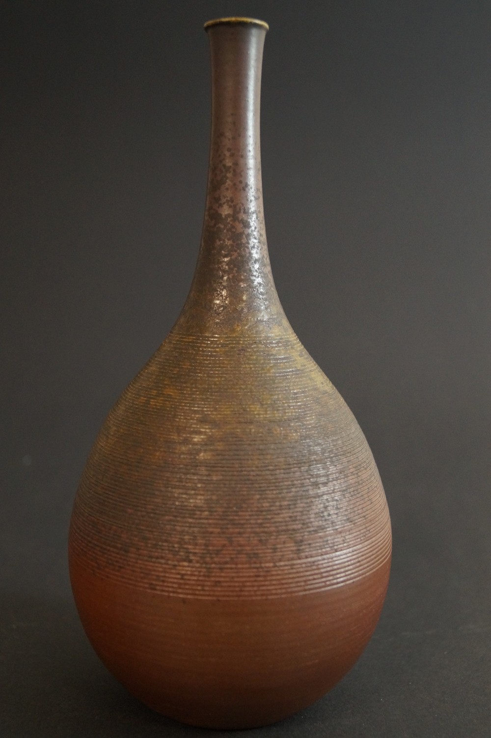 Handgetöpferte japanische Vase Bizen Keramik von Toko Konishi