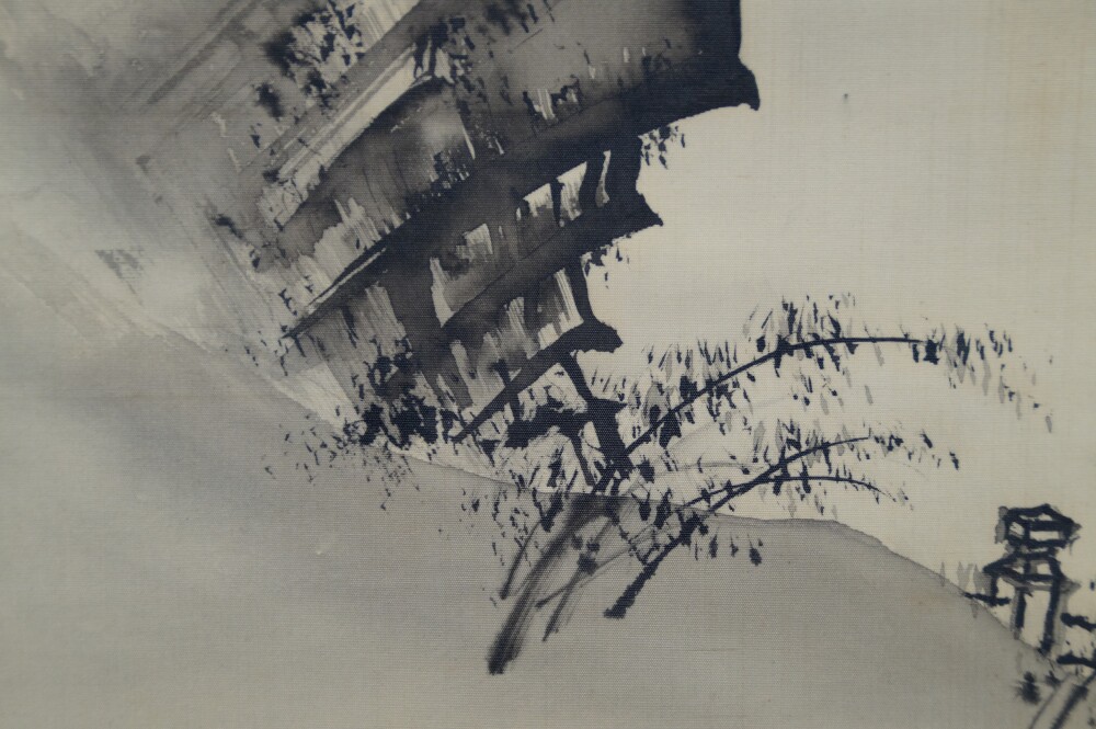 Close-up of a building at the foot of the cliff in the mist-shrouded valley in the kakemono Meeting at the Edge of the Waterfall by Yagioka Shunzan