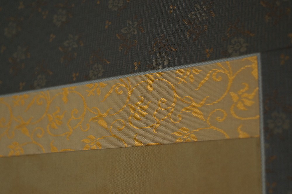 Gold-Colored Brocade Border Corner Detail Mounting Detail