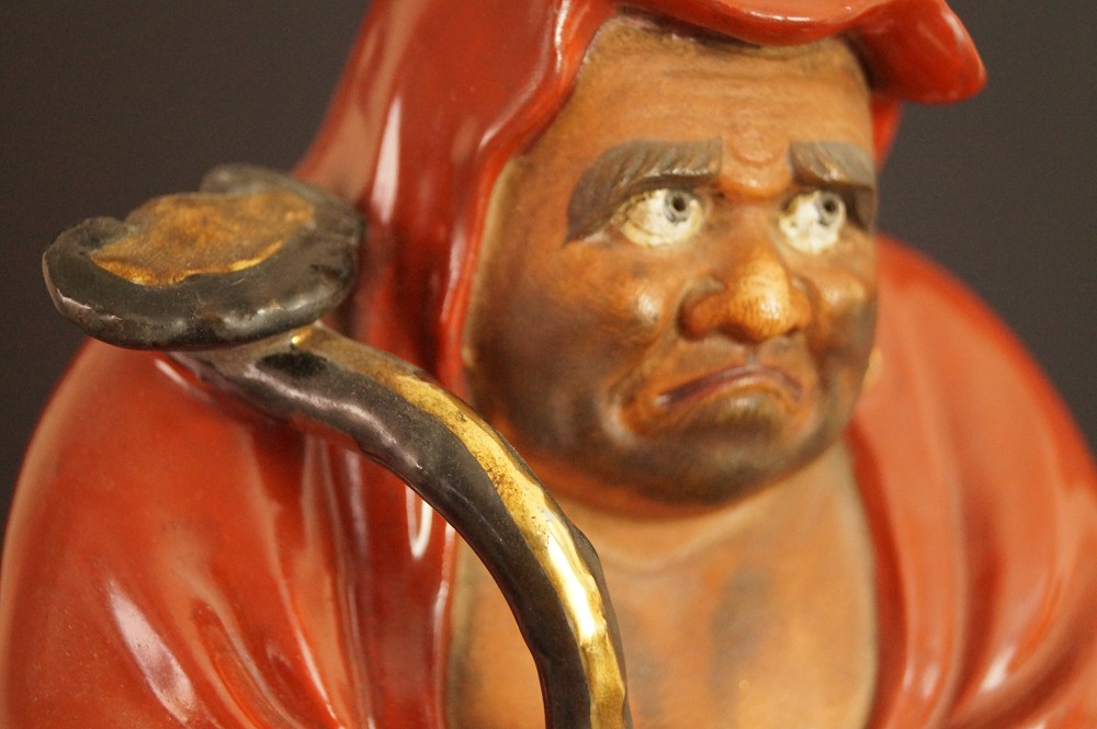 Bodhidharma Daruma Kutani Figure Nyoi Motif Close-up