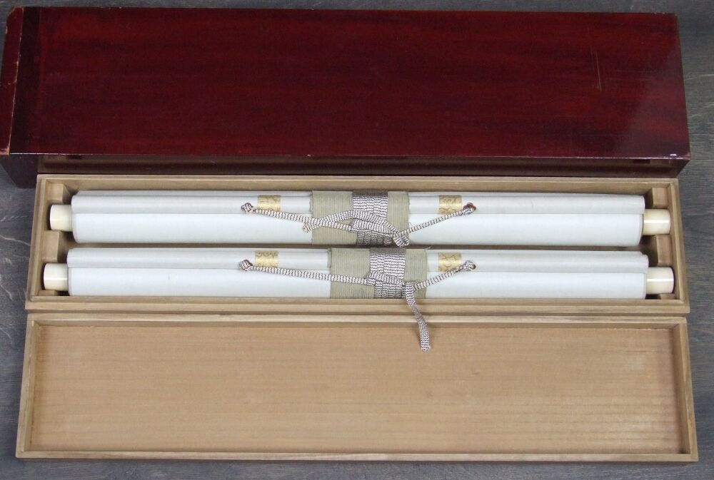 Lacquered storage box with the two rolled-up hanging scrolls Landscapes in Ink