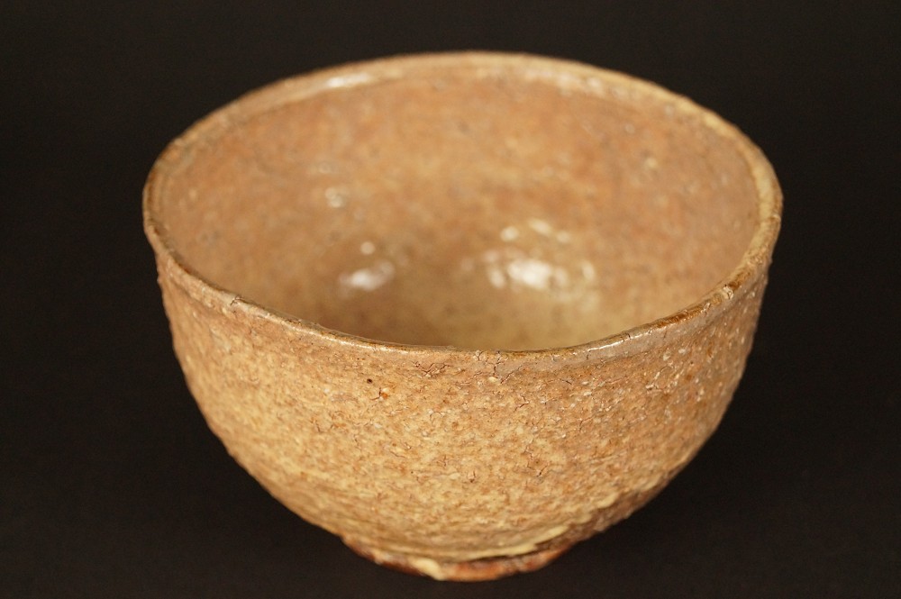 Hagi tea bowl crackle glaze frontal view