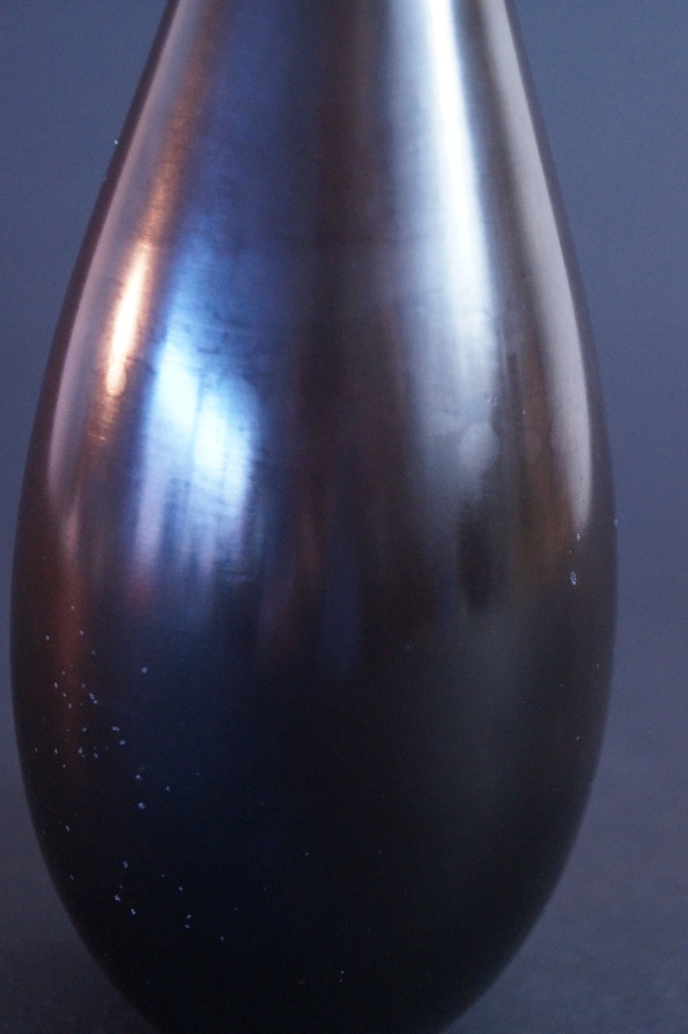 Copper vase by Ikkei Nosaku patina close-up