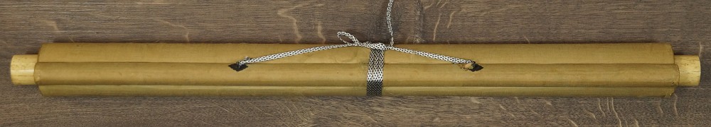 Sparrow kakemono rolled up