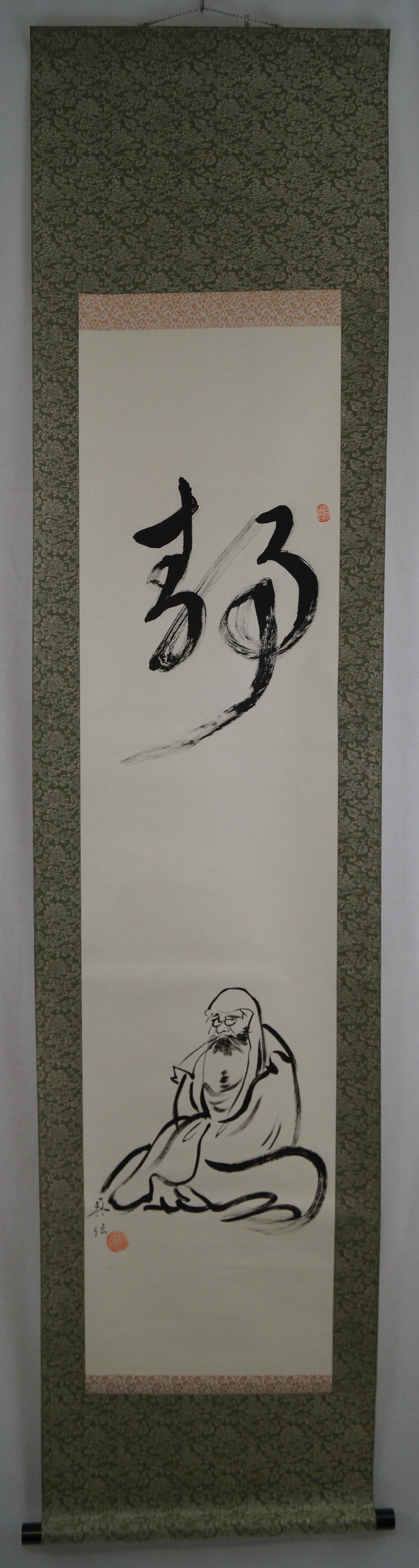 Bodhidharma Daruma kakejiku full view hanging scroll
