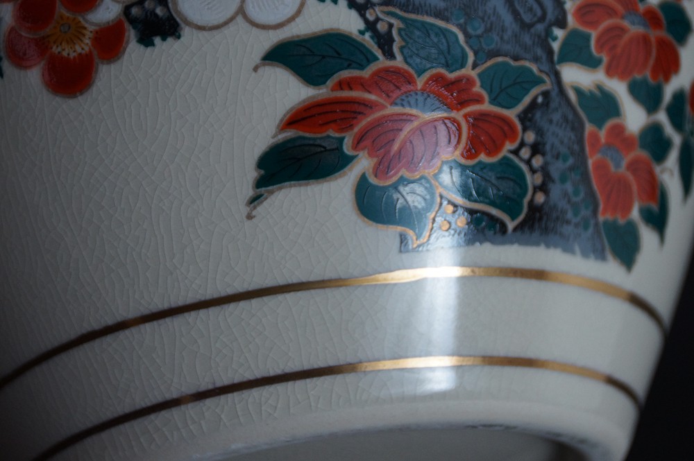 Kutani Vase by Eizan Blossom Motif Close-Up 2