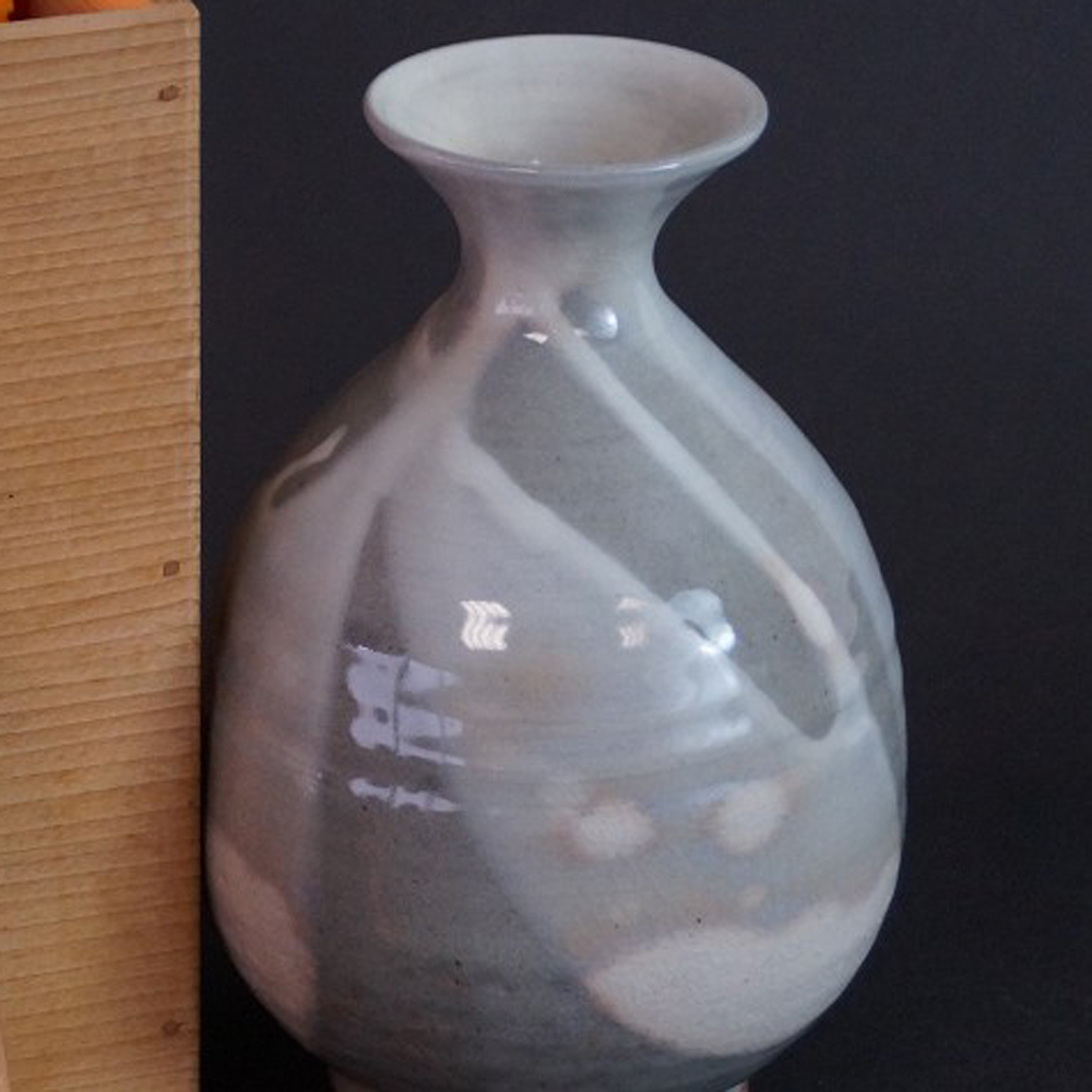 Kyo Sake Bottle Tokkuri by Koun Miyagawa Motif Close-Up Preview
