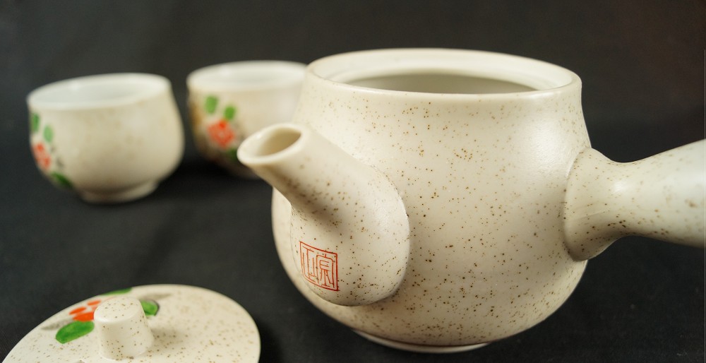 Tee Set mit Blumenmotiv - japanische Handarbeit aus Imari Porzellan