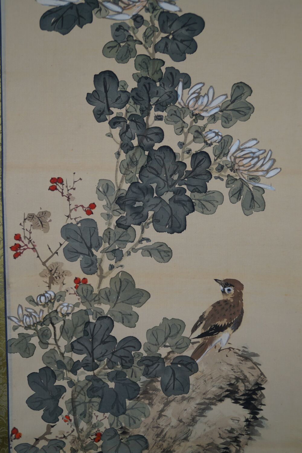 Further view of the full motif with chrysanthemums, red berries and bird on rocks in the Kakemono Autumn Chrysanthemums, without mounting