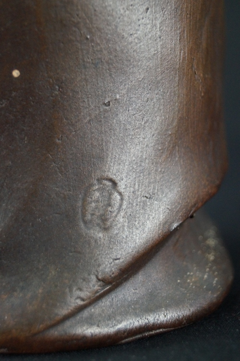 Bodhidharma Daruma Pensive Gaze Bizen Ware Potter's Mark Close-Up