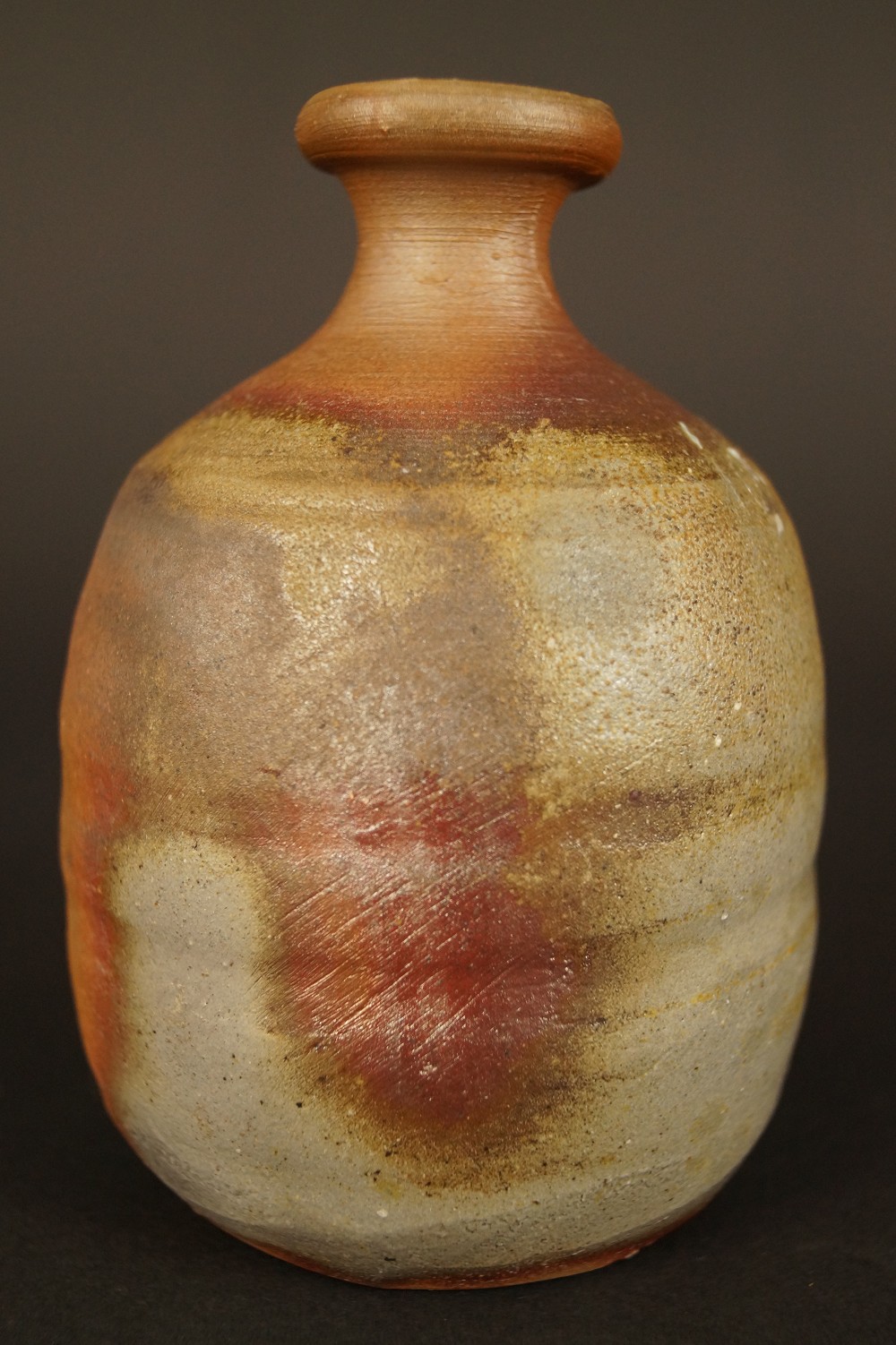 Bizen Tokkuri Set with Guinomi Tokkuri Rear View