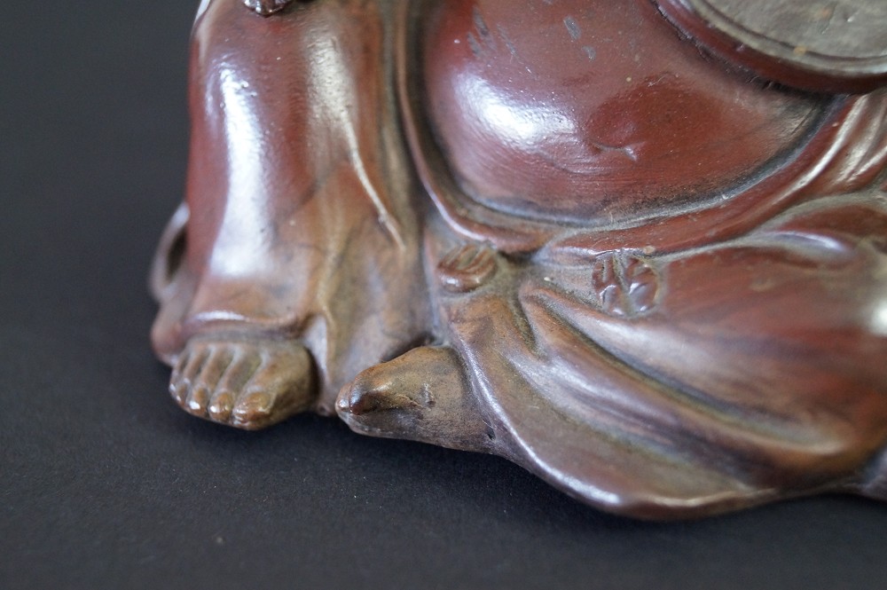 Hotei Figure Made of Bizen Ware Foot Close-Up