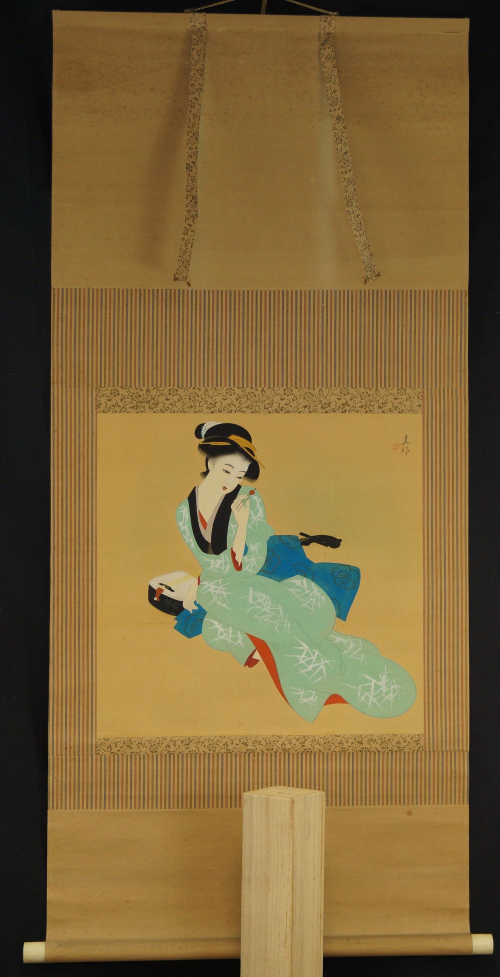 Beauty Hanging Scroll Full View Hanging Scroll