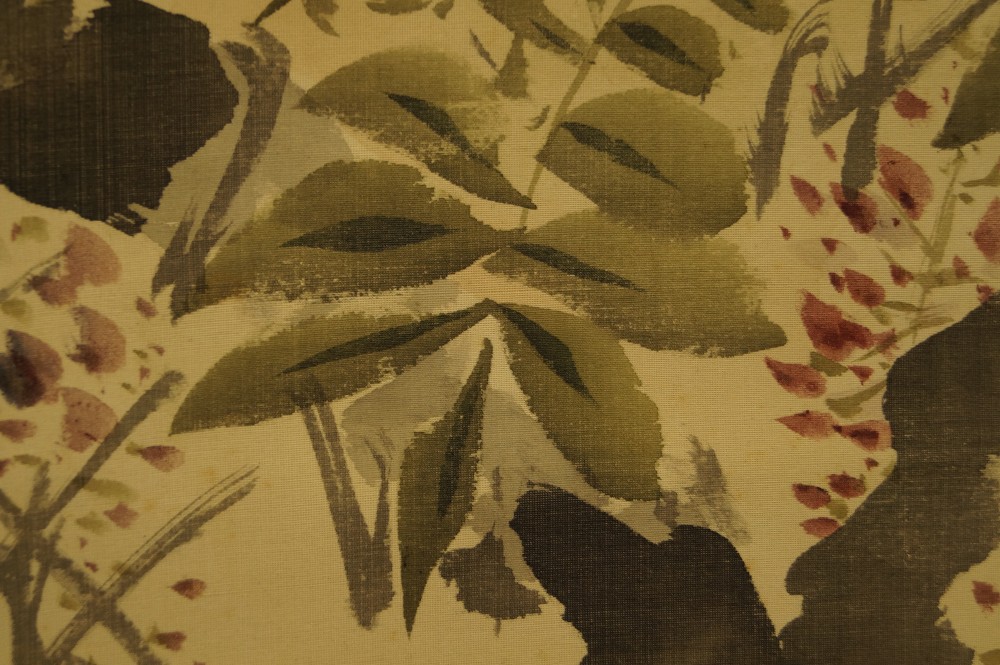 Bee by Syunsui Kawabata wisteria motif close-up 4