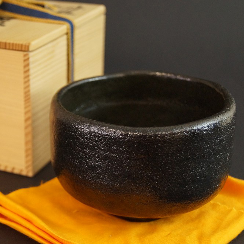 Chawan made of Raku ware by Shien Takeda motif close-up preview