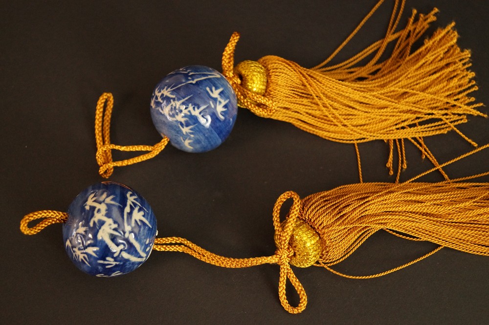 Fuchin Kiyomizu Keramik Bambusmotiv Quaste Gold Gesamtansicht
