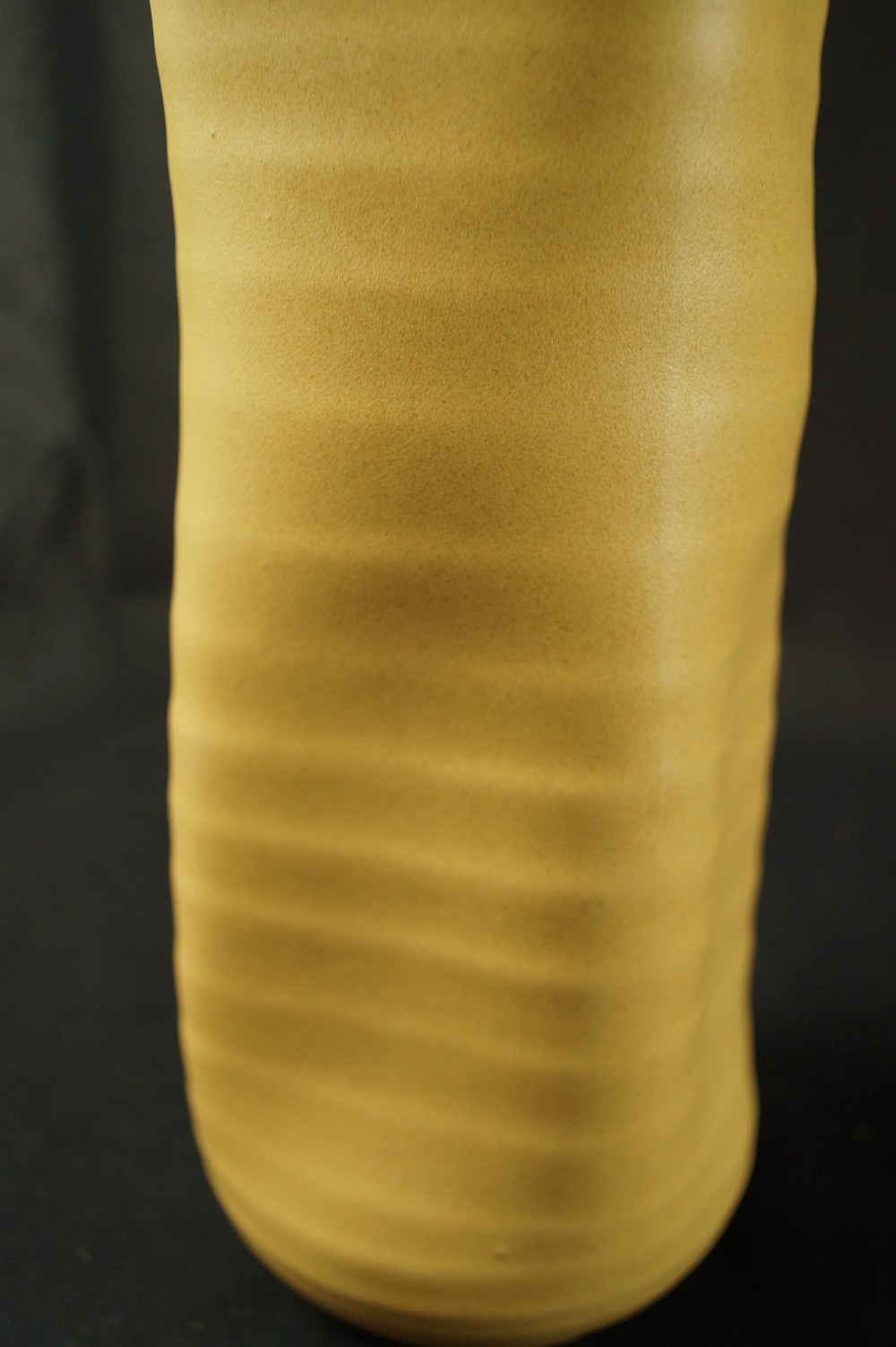 Sakura vase glaze close-up