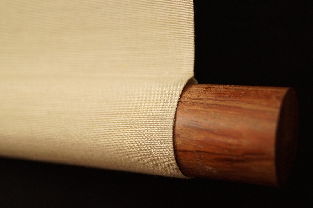 Zwei Spatzen im Winter Kakemono Rollendetail