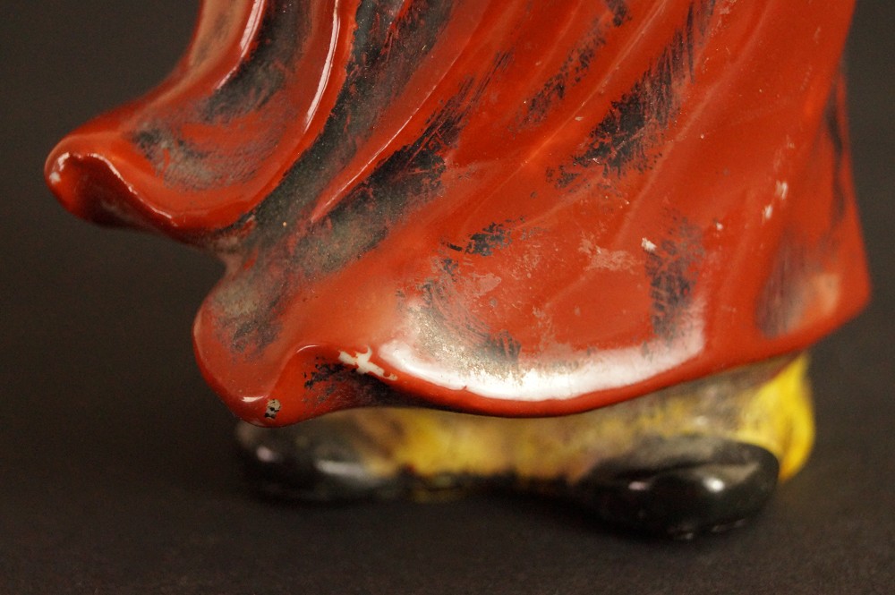 Bodhidharma Daruma Kutani Figure Foot Motif Close-Up