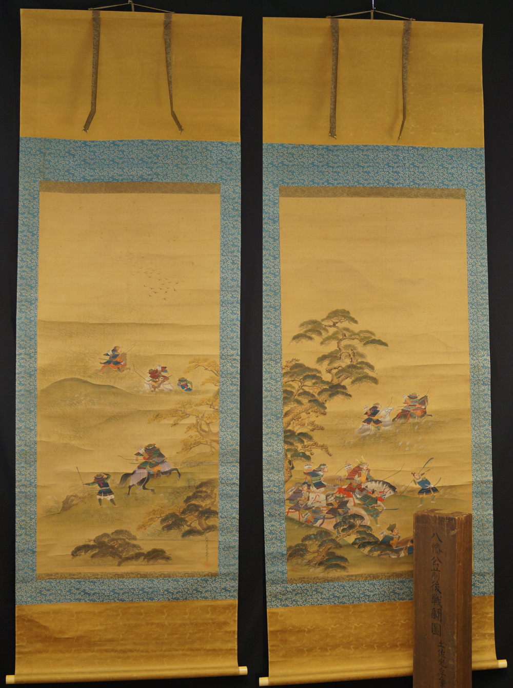 Samurai Warrior by Tosa Mitsuzane Set Full View of Hanging Scrolls with Storage Box