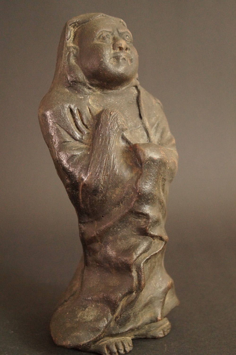 Bodhidharma Daruma Figur Seitenansicht