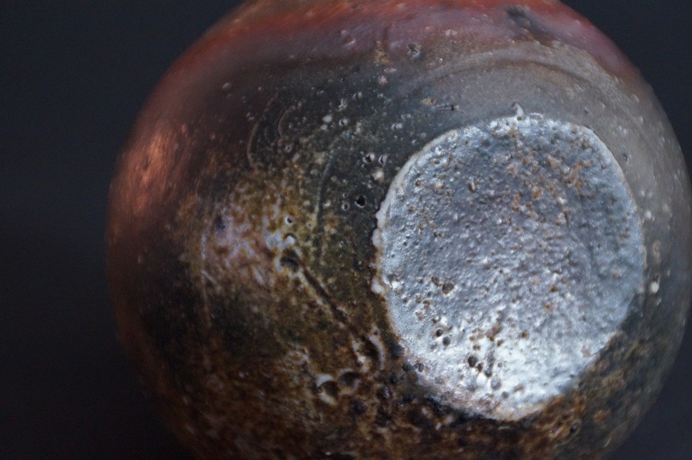 Bizen Tokkuri Glaze Close-Up