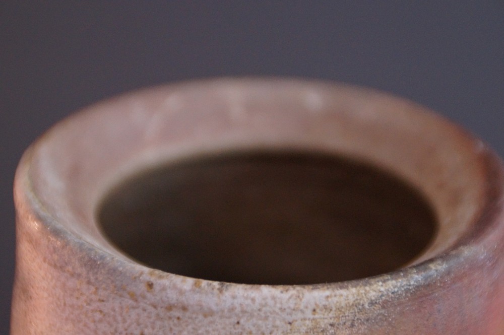 Bizen ware vase by Toho neck view close-up