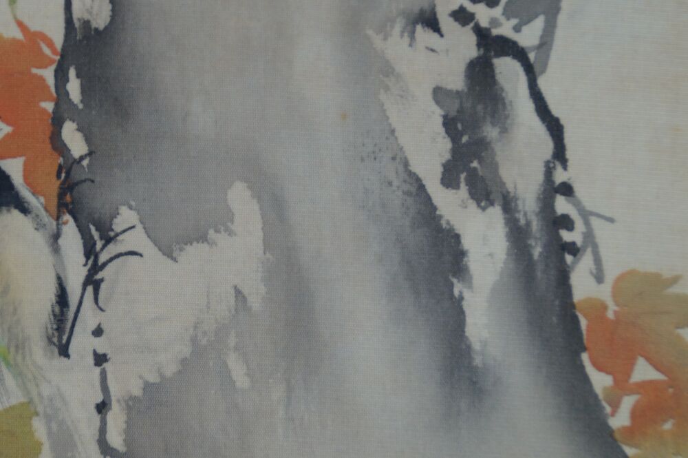 Detail view of the tree bark with ivy tendrils in the hanging scroll Birds in Autumn Maple