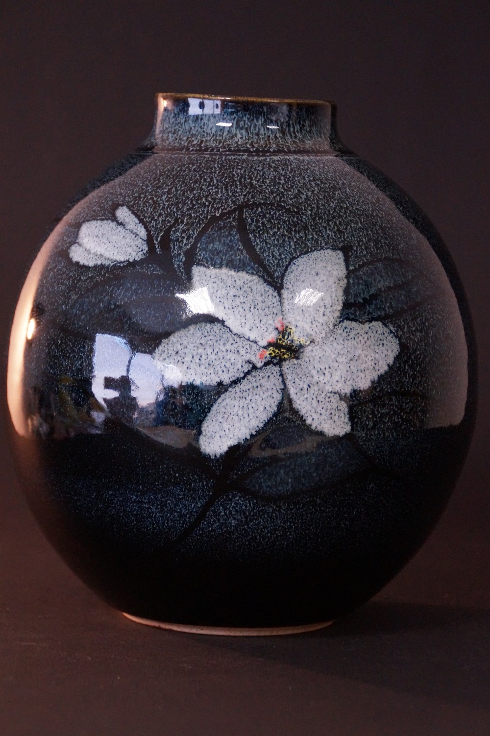Shigaraki Vase by Kaoru Ohara Side View 2