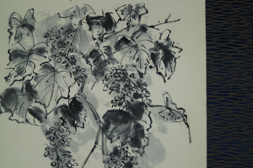 Grapevine hanging scroll grapevine motif close-up 1