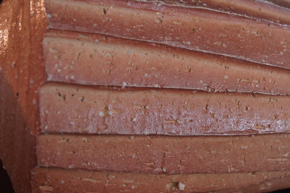 Shigaraki Vase by Takahashi Rakusai Glaze Close-Up 2
