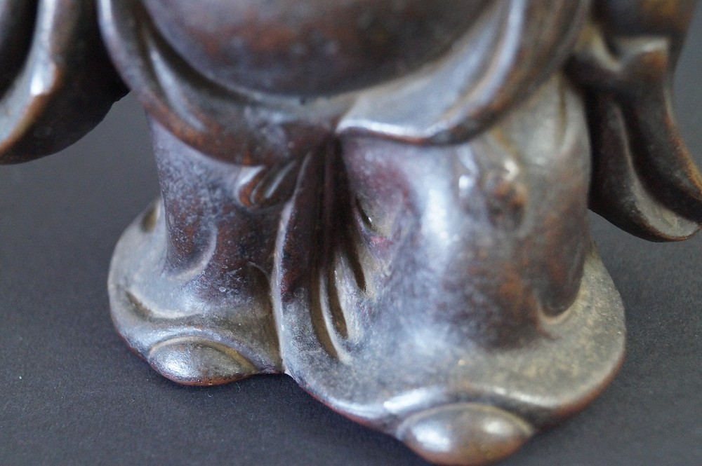 Hotei Figure Made of Bizen Ware Foot Close-Up