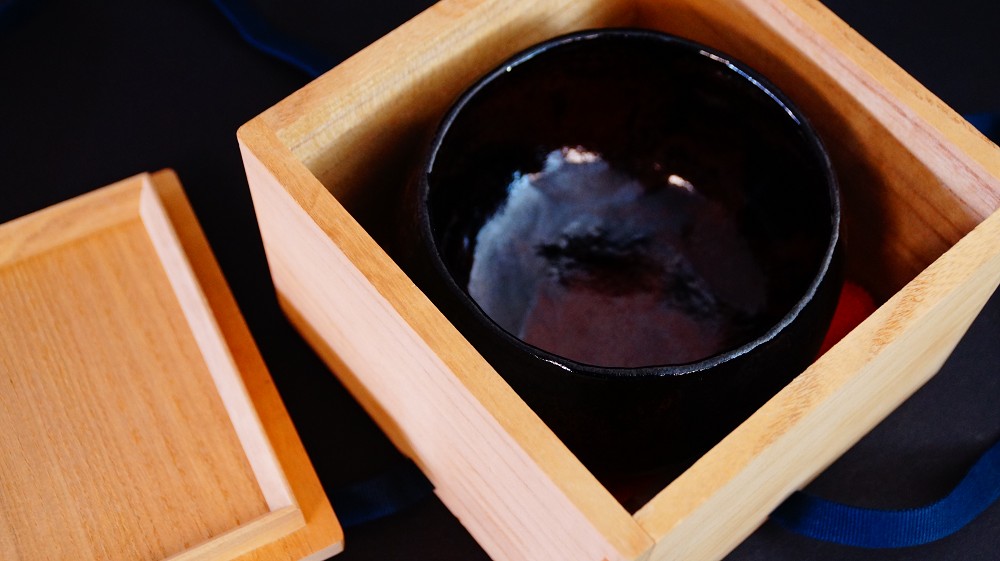 Chawan Made of Kuro-Raku Ware in Storage Box
