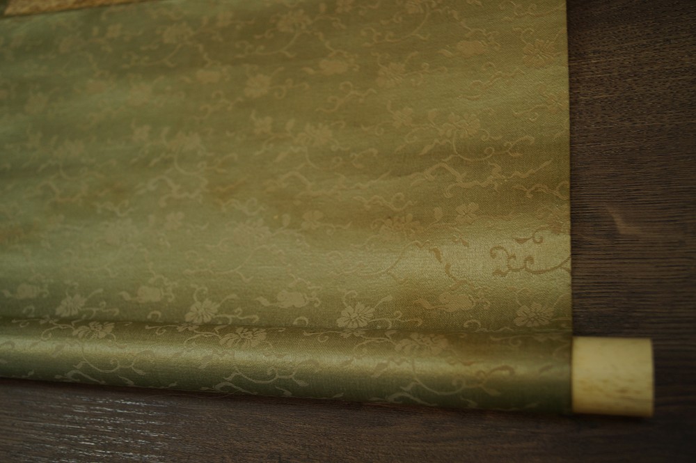 Bird and plum blossoms by Hiroshi Matsuda scroll detail
