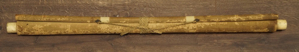 Fuji-San hinter Kiefernhuegel von Kano Naganobu Kakemono zusammengerollt