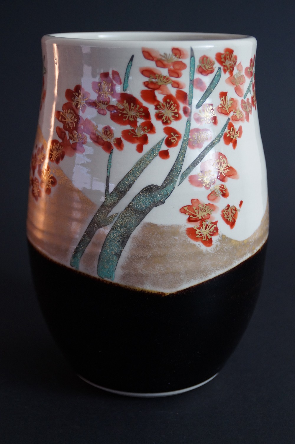 Kutani Vase von Akimori Nakata Seitenansicht 3