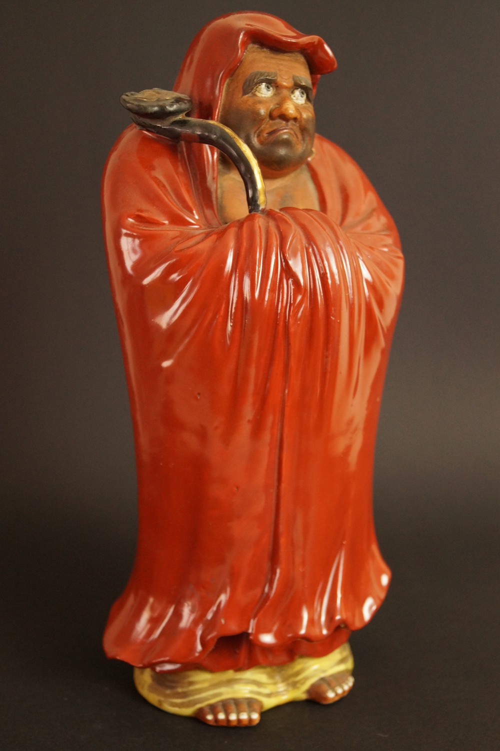 Japanische Bodhidharma (Daruma) Figur aus rotem Kutani-Porzellan