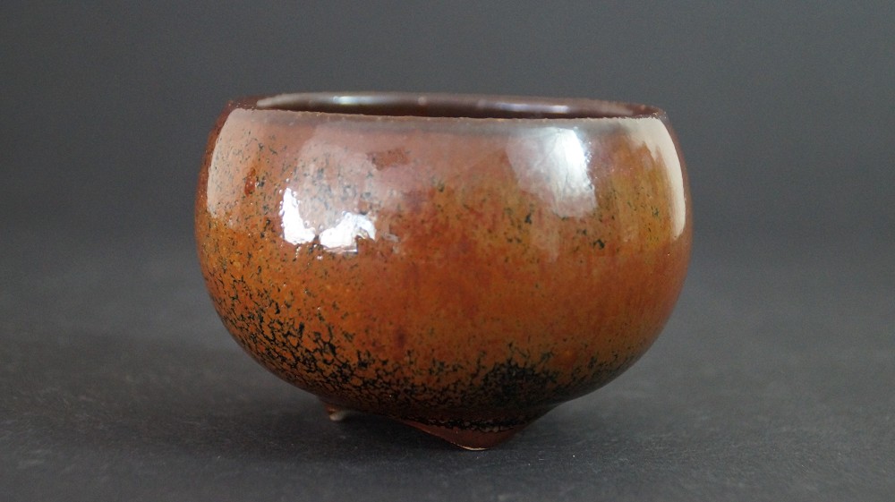Side View of the Chawan with Brown Tenmoku Glaze and Black Speckling by Kurokawa Seisetsu