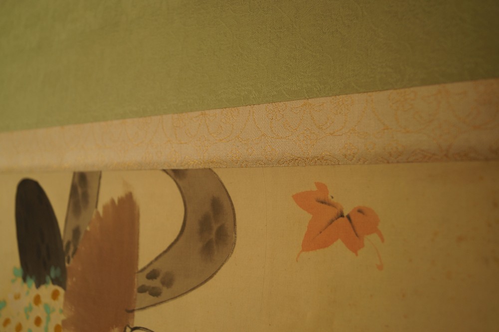 Flowers and Autumn Foliage Mounting Detail