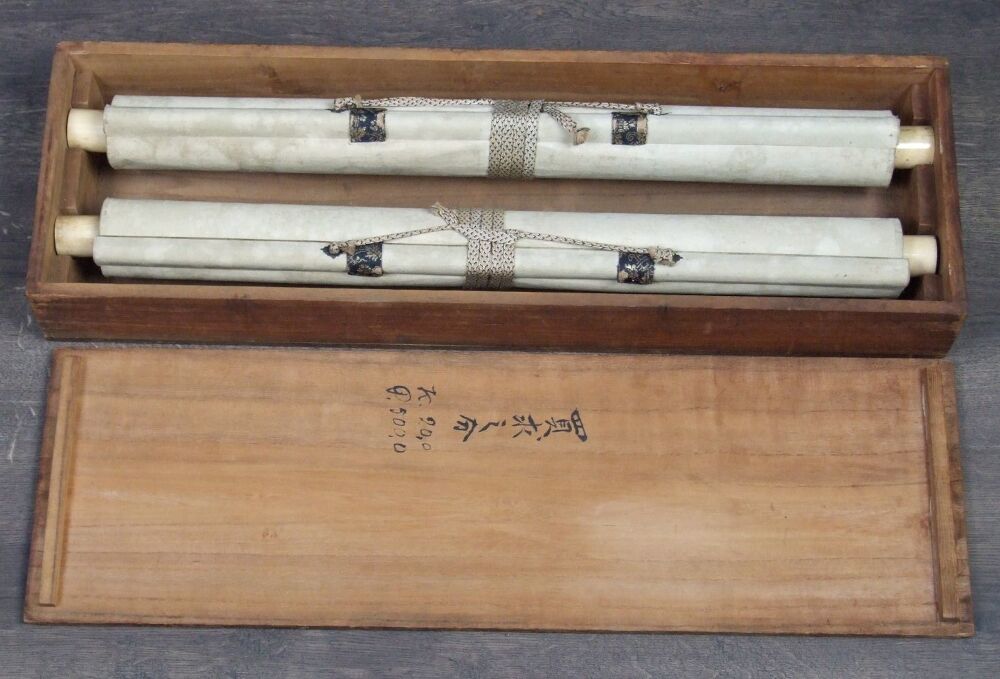Open storage box with both rolled-up kakemono of the set Birds and Autumn Flowers