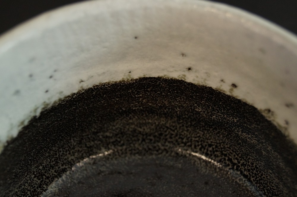 Chawan Fuji-San motif Raku ware by Shoraku Sasaki interior view close-up