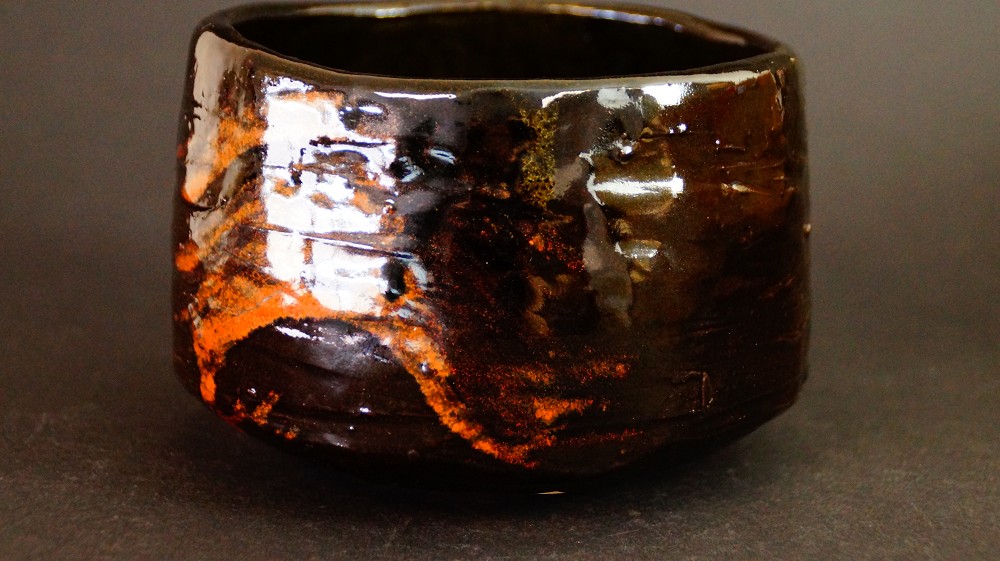 Chawan made of Kyoto ware Nyoi by Kaneko Sadahiro front view