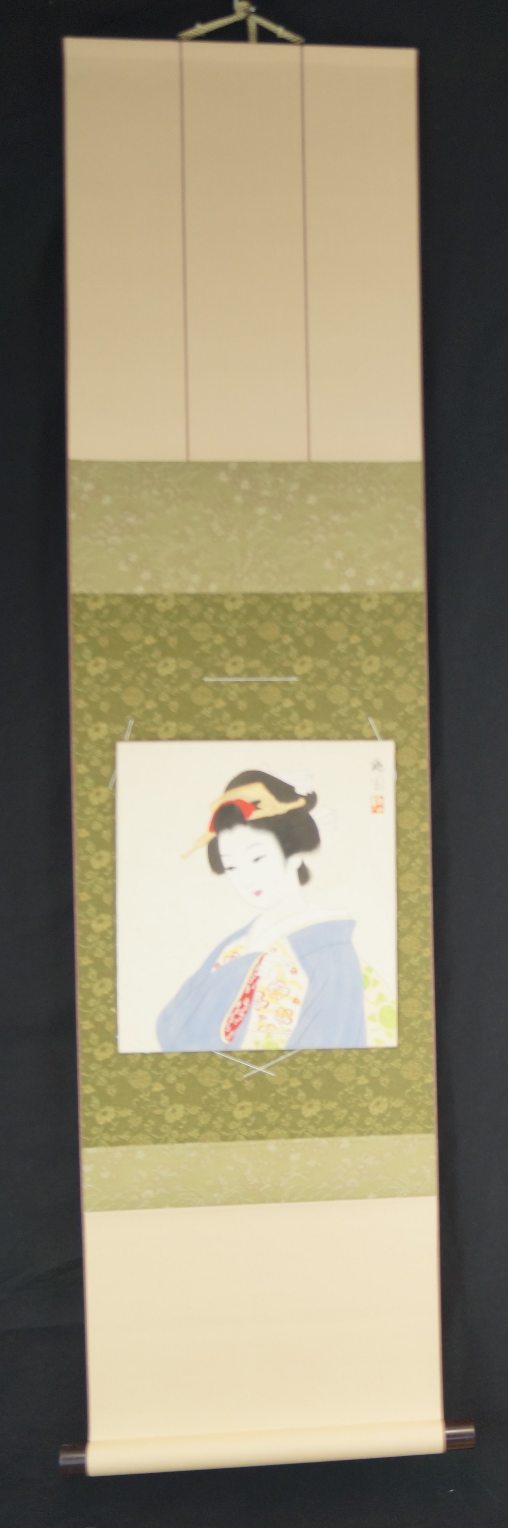 Shikishi Schoenheit im Kimono Gesamtansicht mit Einfassung