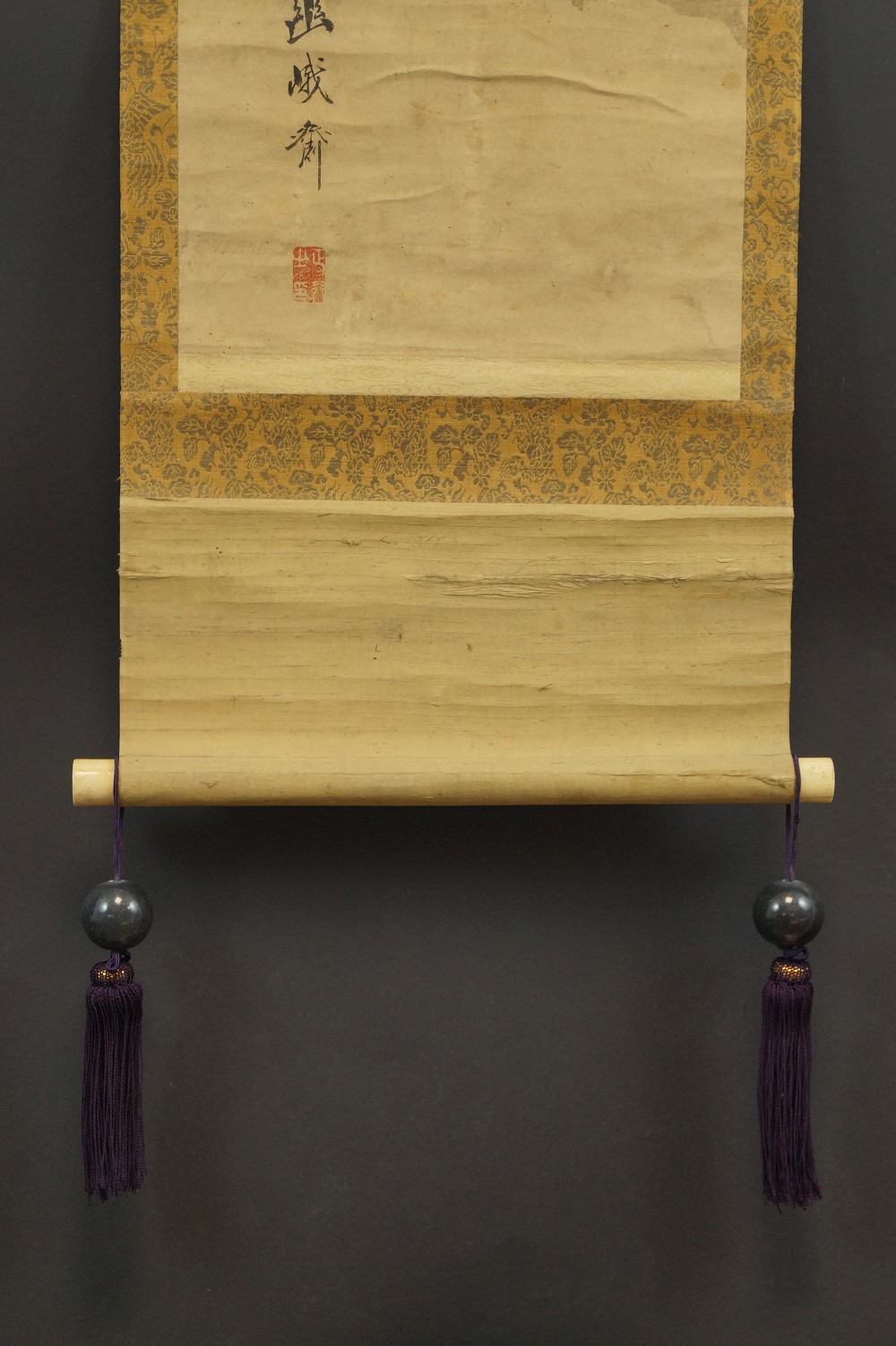 Fuchin - traditionelle Schmuckgewichte für Kakemono Dairiseki Marmor Grau