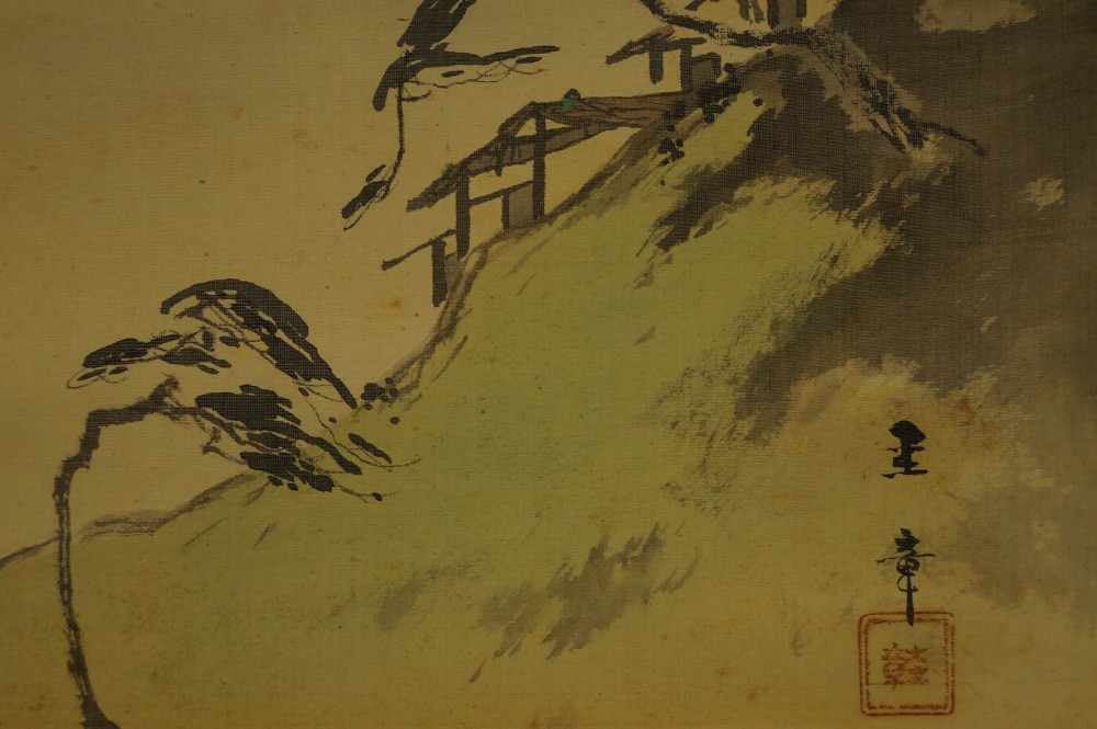 Herbst Rollbild Torii und Kiefer Nahaufnahme